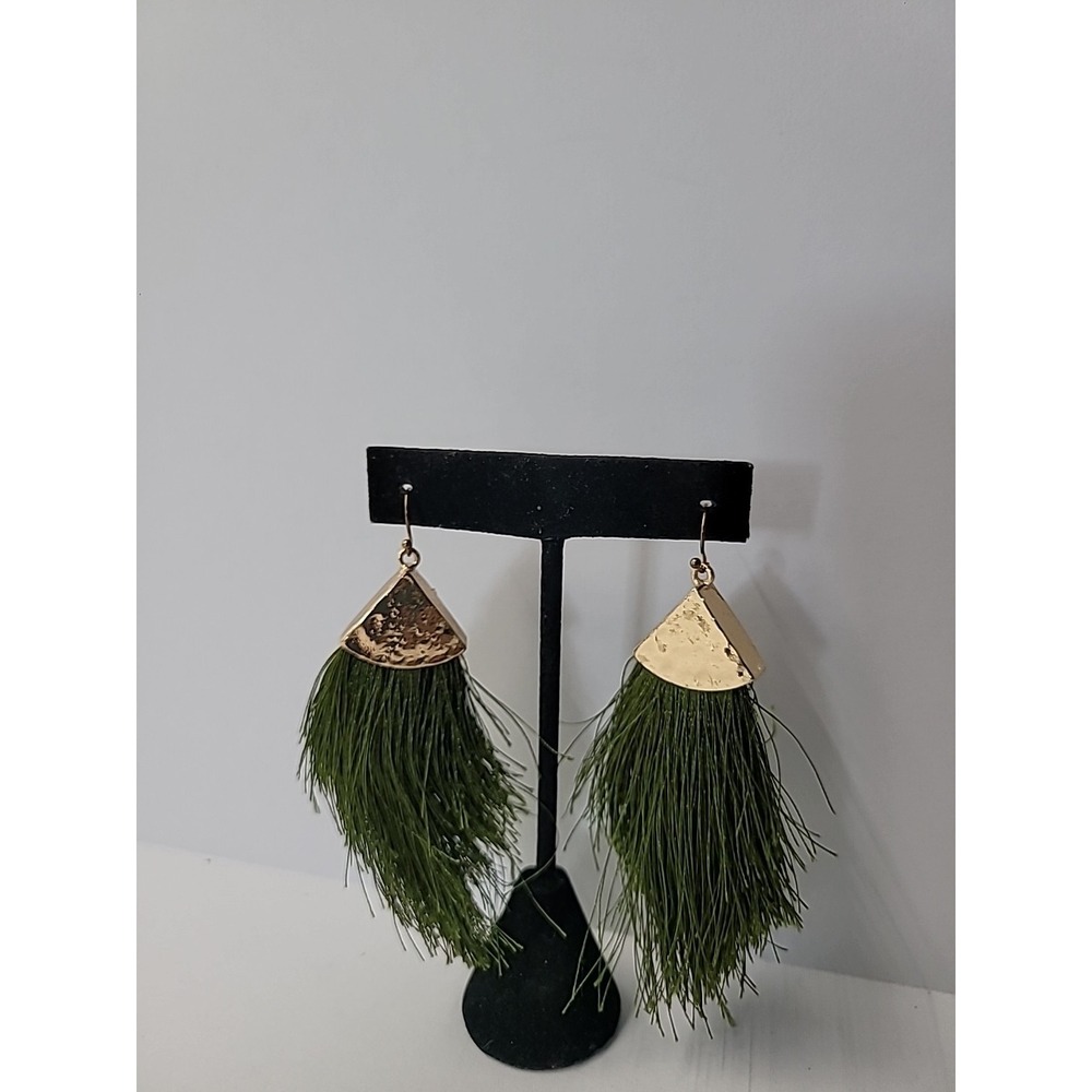 Vintage Olive Green Tassel Dangle Earrings Gold Tone Hammered Triangle‎ Boho